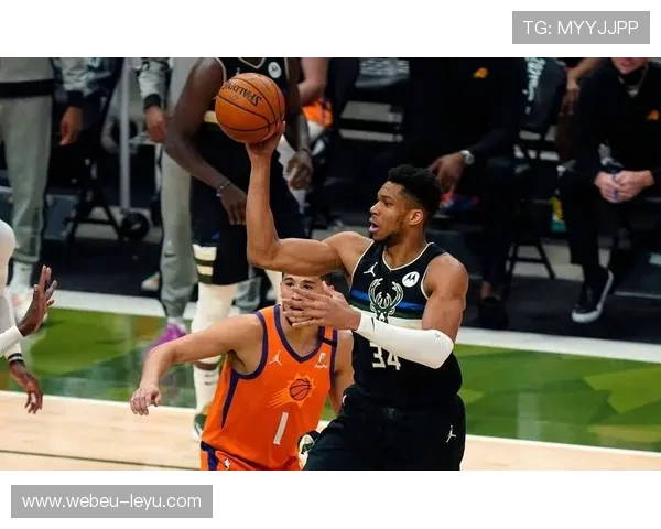 字母哥阿德托昆博领衔雄鹿逆转取胜，展现超级巨星风采