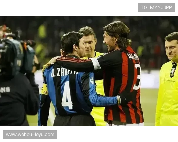 马尔蒂尼解析足球智慧：战术与经验的完美融合